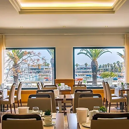ホテル Marina Rio 4*