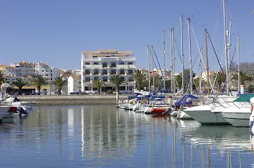 מלון Marina Rio