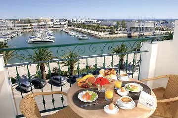 Marina Rio מלון לאגוּ‏ש